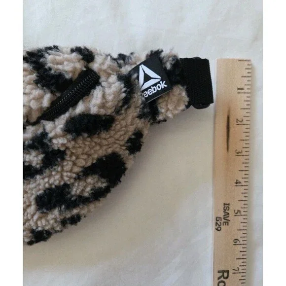 NWT - Reebok Night Fanny pack Adjustable w Pockets Leopard Print - Picture 13 of 13